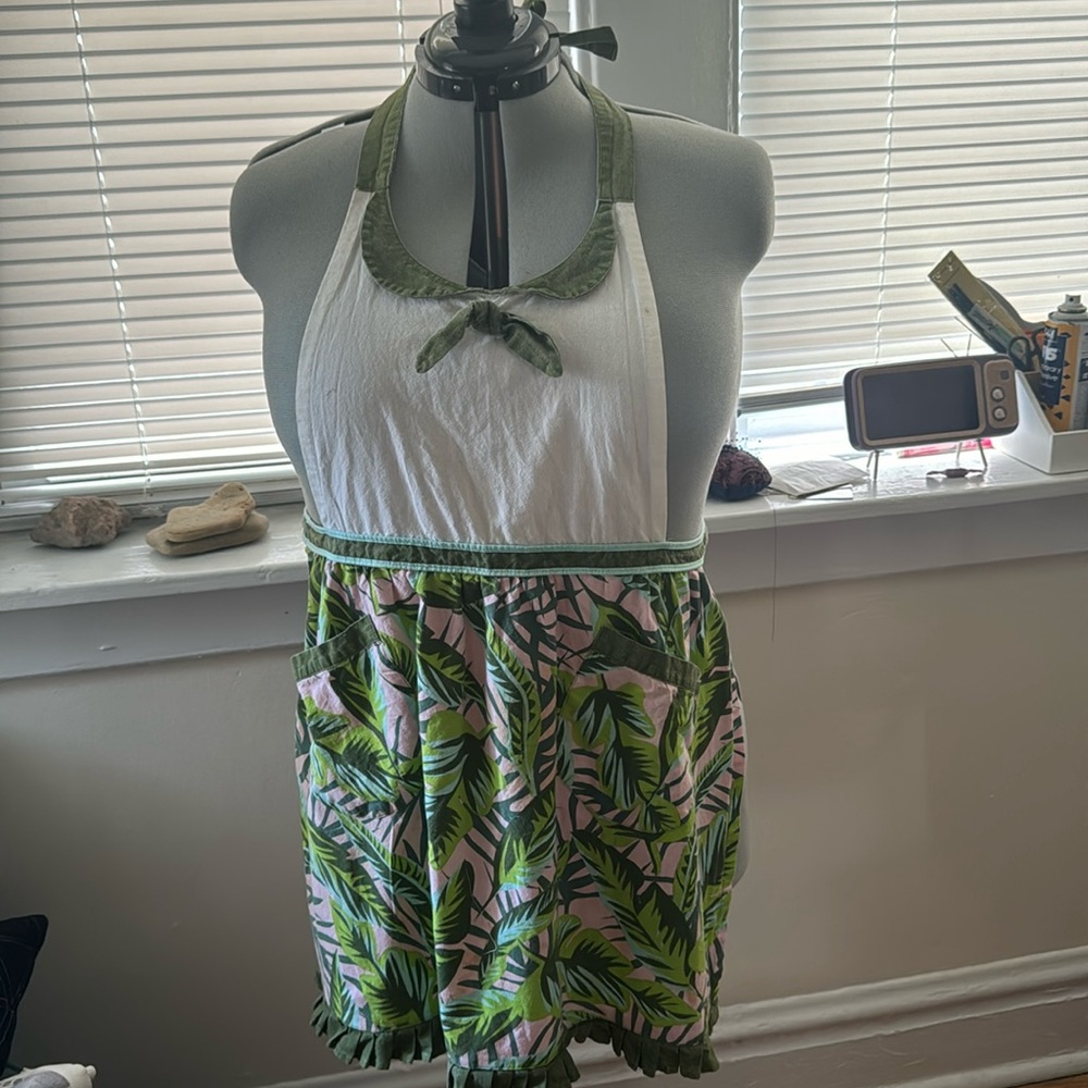 Anthropologie jungle leaf apron one size fits most